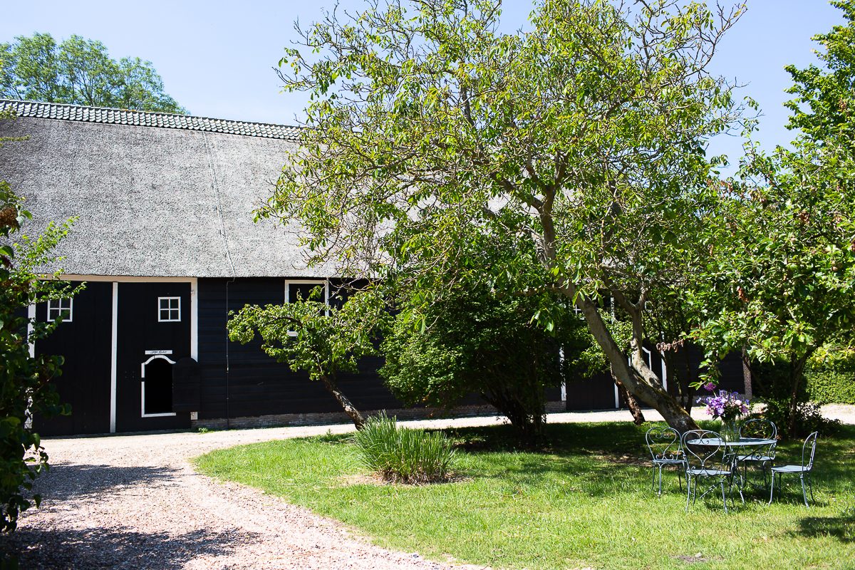 De schuur bij de boerderij